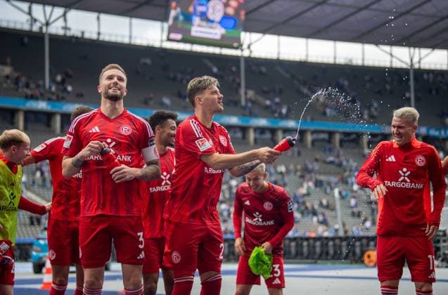 Soccer, Men, Season 2024 2025, 2 Bundesliga 5 Matchday , Hertha BSC Fortuna Düsseldorf, f l Andre Hoffmann Fortuna Düsseldorf , Dawid Kownacki Fortuna Düsseldorf , Felix Klaus Fortuna Düsseldorf , Cheering after the final whistle, 15 09 2024, Copyright: xSebastianxRäppold MatthiasxKochx