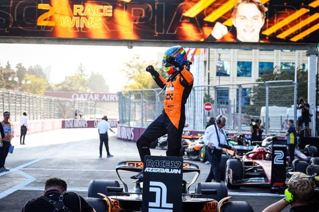 PIASTRI Oscar (aus), McLaren F1 Team MCL38, portrait celebrating victory during the Formula 1 Azerbaijan Grand Prix 2024, 17th round of the 2024 Formula One World Championship, WM, Weltmeisterschaft from September 13 to 15, 2024 on the Baku City Circuit, in Baku, Azerbaijan - F1 - AZERBAIJAN GRAND PRIX 2024 DPPI Panoramic  240915_R17_AZERBAIJAN_DP_FGDN0859