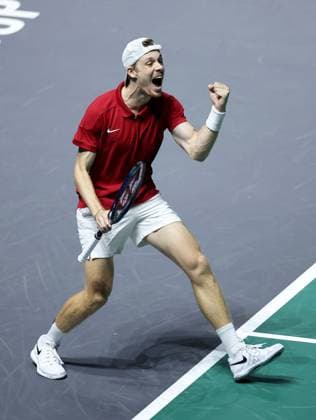 Tennis, Davis Cup, Großbritannien - Kanada Denis Shapovalov of Canada celebrates Davis Cup Group Stage Finals 2024, Day Six, AO Arena, Manchester, UK - 15 Sep 2024  Copyright: xEllaxLing Shutterstockx 14713349k