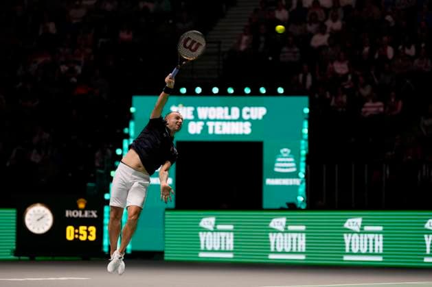 Tennis, Davis Cup, GroÃŸbritannien - Kanada 15th September 2024; AO Arena, Manchester, England; Davis Cup Finals, Group Stage, Group D Day 6; Daniel Evans of Great Britain plays serve  ActionPlus12693160 StevenxFlynn