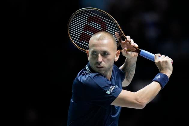 Tennis, Davis Cup, GroÃŸbritannien - Kanada 15th September 2024; AO Arena, Manchester, England; Davis Cup Finals, Group Stage, Group D Day 6; Daniel Evans of Great Britain plays a backhand shot  ActionPlus12693188 StevenxFlynn