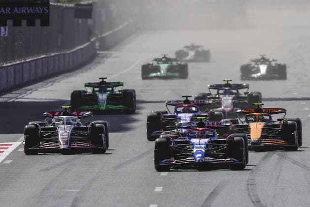 22 TSUNODA Yuki (jap), Visa Cash App RB F1 Team VCARB 01, action during the Formula 1 Azerbaijan Grand Prix 2024, 17th round of the 2024 Formula One World Championship, WM, Weltmeisterschaft from September 13 to 15, 2024 on the Baku City Circuit, in Baku, Azerbaijan - F1 - AZERBAIJAN GRAND PRIX 2024 DPPI Panoramic  240915_R17_AZERBAIJAN_DP_EA010446