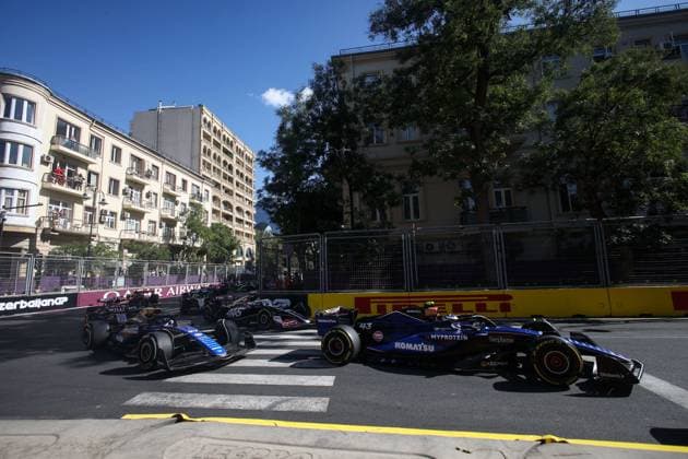 43 COLAPINTO Franco (arg), Williams Racing FW46, action 23 ALBON Alexander (tha), Williams Racing FW45, action during the Formula 1 Azerbaijan Grand Prix 2024, 17th round of the 2024 Formula One World Championship, WM, Weltmeisterschaft from September 13 to 15, 2024 on the Baku City Circuit, in Baku, Azerbaijan - F1 - AZERBAIJAN GRAND PRIX 2024 DPPI Panoramic 240915_R17_AZERBAIJAN_XB3_6877