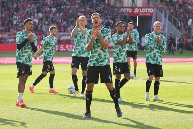 GER, Mainz 05 vs SV Werder Bremen 15 09 2024, MEWA ARENA, Mainz, GER, Mainz 05 vs SV Werder Bremen in the picture Niklas Stark Werder Bremen 04 Justin Njinmah SV Werder Bremen 11 Mitchell Weiser Mitchell Elijah Weiser Werder Bremen 08 Amos Pieper Werder Bremen 05 Marco Gruell Grüll Werder Bremen 17 Felix Agu Werder Bremen 27 makes the fans hot nordphotoxGmbHx xrscp-photox xHeinen nph00001