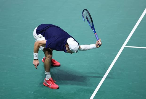 Tennis, Davis Cup, Großbritannien - Kanada Jack Draper of GB smashes his racquet to pieces in anger Davis Cup Group Stage Finals 2024, Day Six, AO Arena, Manchester, UK - 15 Sep 2024  Copyright: xEllaxLing Shutterstockx 14713349by