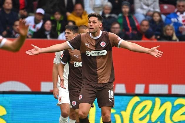 Andreas ALBERS St Pauli , helpless,Gesture,Action Football 1 Bundesliga Season 2024 2025, 3 Matchday, Matchday03 FC Augsburg FC St Pauli 3 1 on 15 09 2024, WWK Arena Augsburg