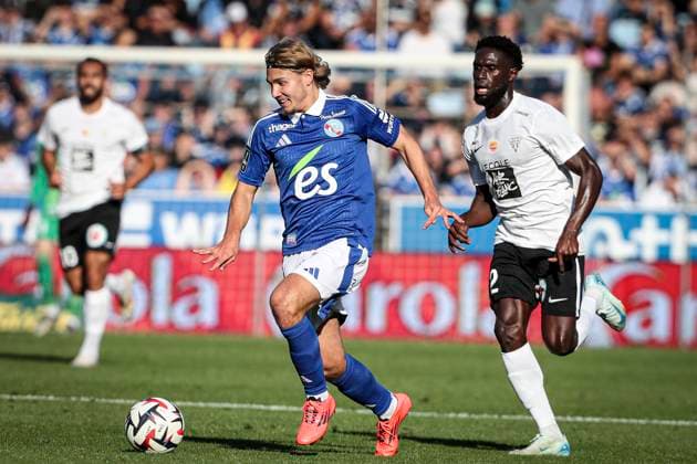 Fußball, Racing Straßburg - SCO Angers NANASI SEBASTIAN 15 FOOTBALL : Ligue 1 Racing Strasbourg vs Angers Stade de la Meinau - 15 09 2024 ElyxandroCegarra Panoramic 