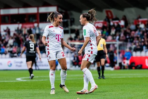 GOOGLE PIXEL Womens Bundesliga 1 FC Köln SGS Essen 15 09 2024 Cheering for 1 0 by Dora Zeller 1 FC Köln, 19 GOOGLE PIXEL Womens Bundesliga, 1 FC Köln SGS Essen, Köln, Franz Kremer Stadion am 15 09 2024 DFB REGULATIONS PROHIBIT ANY USE OF PHOTOGRAPHS AS IMAGE SEQUENCES AND OR QUASI VIDEO Copyright: xBEAUTIFULxSPORTS Wunderlx
