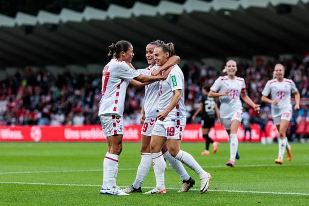 GOOGLE PIXEL Womens Bundesliga 1 FC Köln SGS Essen 15 09 2024 Cheering for 1 0 by Dora Zeller 1 FC Köln, 19 GOOGLE PIXEL Womens Bundesliga, 1 FC Köln SGS Essen, Köln, Franz Kremer Stadion am 15 09 2024 DFB REGULATIONS PROHIBIT ANY USE OF PHOTOGRAPHS AS IMAGE SEQUENCES AND OR QUASI VIDEO Copyright: xBEAUTIFULxSPORTS Wunderlx