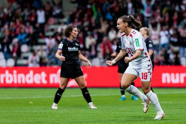 GOOGLE PIXEL Womens Bundesliga 1 FC Köln SGS Essen 15 09 2024 Cheering for 1 0 by Dora Zeller 1 FC Köln, 19 GOOGLE PIXEL Womens Bundesliga, 1 FC Köln SGS Essen, Köln, Franz Kremer Stadion am 15 09 2024 DFB REGULATIONS PROHIBIT ANY USE OF PHOTOGRAPHS AS IMAGE SEQUENCES AND OR QUASI VIDEO Copyright: xBEAUTIFULxSPORTS Wunderlx