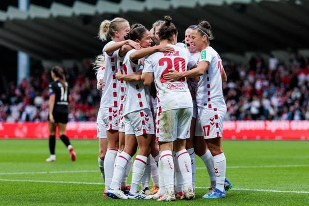 GOOGLE PIXEL Womens Bundesliga 1 FC Köln SGS Essen 15 09 2024 Cheering for 1 0 by Dora Zeller 1 FC Köln, 19 GOOGLE PIXEL Womens Bundesliga, 1 FC Köln SGS Essen, Köln, Franz Kremer Stadion am 15 09 2024 DFB REGULATIONS PROHIBIT ANY USE OF PHOTOGRAPHS AS IMAGE SEQUENCES AND OR QUASI VIDEO Copyright: xBEAUTIFULxSPORTS Wunderlx