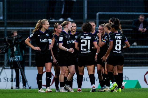 GOOGLE PIXEL Womens Bundesliga 1 FC Köln SGS Essen 15 09 2024 Cheering for 1 1 by Annalena Rieke SGS Essen, 17 GOOGLE PIXEL Womens Bundesliga, 1 FC Köln SGS Essen, Köln, Franz Kremer Stadion am 15 09 2024 DFB REGULATIONS PROHIBIT ANY USE OF PHOTOGRAPHS AS IMAGE SEQUENCES AND OR QUASI VIDEO Copyright: xBEAUTIFULxSPORTS Wunderlx