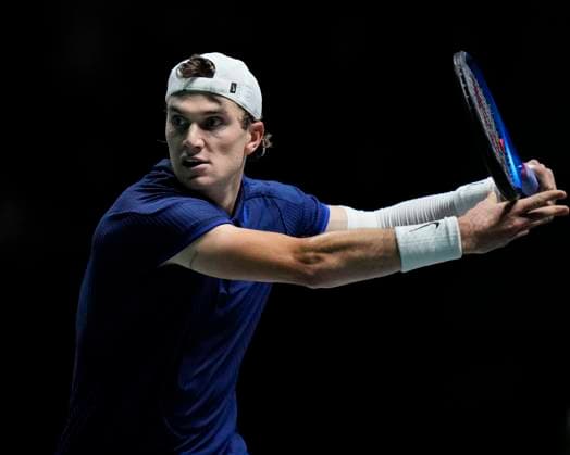 Tennis, Davis Cup, GroÃŸbritannien - Kanada 15th September 2024; AO Arena, Manchester, England; Davis Cup Finals, Group Stage, Group D Day 6; Jack Draper of Great Britain plays a forehand shot during his match against Felix Auger-Aliassime of Canada  ActionPlus12693413 StevenxFlynn