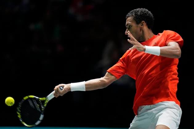 Tennis, Davis Cup, GroÃŸbritannien - Kanada 15th September 2024; AO Arena, Manchester, England; Davis Cup Finals, Group Stage, Group D Day 6; Felix Auger-Aliassime of Canada plays a forehand shot  ActionPlus12693432 StevenxFlynn