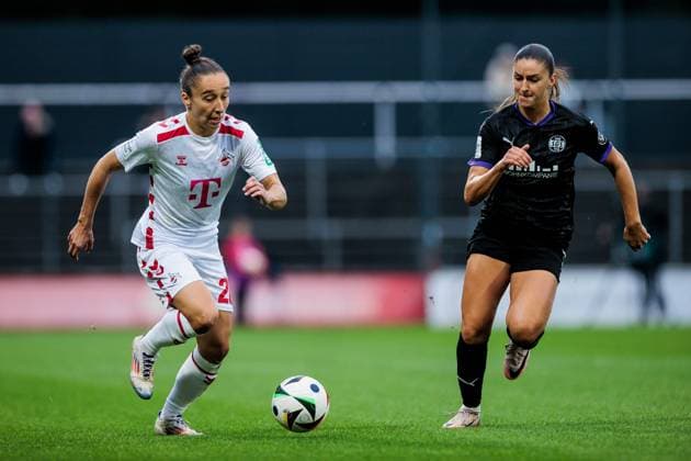 GOOGLE PIXEL Frauen Bundesliga 1 FC Köln SGS Essen 15 09 2024 duel Sylwia Matysik 1 FC Köln, 20 , Laureta Elmazi SGS Essen, 11 GOOGLE PIXEL Frauen Bundesliga, 1 FC Köln SGS Essen, Köln, Franz Kremer Stadion am 15 09 2024 DFB REGULATIONS PROHIBIT ANY USE OF PHOTOGRAPHS AS IMAGE SEQUENCES AND OR QUASI VIDEO Copyright: xBEAUTIFULxSPORTS Wunderlx