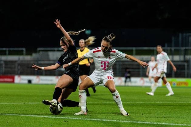 GOOGLE PIXEL Frauen Bundesliga 1 FC Köln SGS Essen 15 09 2024 duel Paula Flach SGS Essen, 5 , Dora Zeller 1 FC Köln, 19 GOOGLE PIXEL Frauen Bundesliga, 1 FC Köln SGS Essen, Köln, Franz Kremer Stadion am 15 09 2024 DFB REGULATIONS PROHIBIT ANY USE OF PHOTOGRAPHS AS IMAGE SEQUENCES AND OR QUASI VIDEO Copyright: xBEAUTIFULxSPORTS Wunderlx