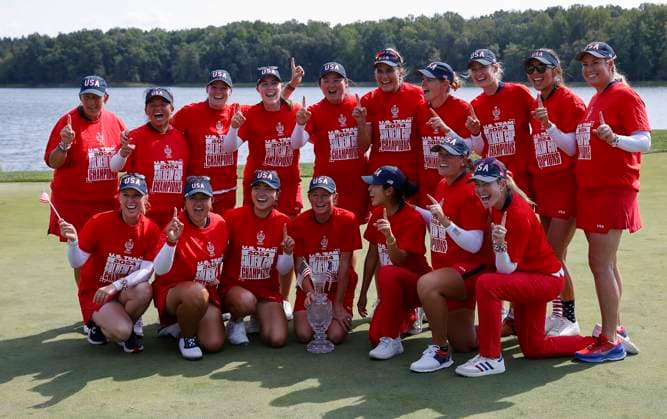 Sept 15, 2024: Team USA poses with the Solheim Cup trophy after winning the Solheim Cup on the Robert Trent Jones golf course in Gainesville, Virginia. CSM Gainesville United States of America - ZUMAc04_ 20240915_zma_c04_075 Copyright: xJustinxCooperx