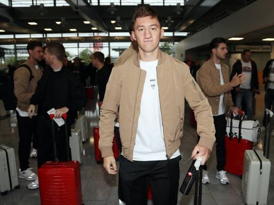 16 09 24 VfB Stuttgart departure Madrid Germany, Stuttgart, 16 09 2024, Football, Bundesliga, VfB Stuttgart, Stuttgart Airport departure for Champions League away match at Real Madrid Angelo Stiller