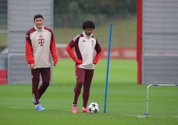 Munich, Germany 16 September 2024 Football, Men, Season 2024 2025, FC Bayern Munich, Säbener Strasse, Training ground, Final training, Champions League Minjae Kim, Min jae Kim FC Bayern Munich left with Serge Gnabry FC Bayern Munich right warming up