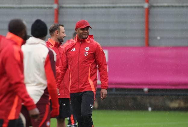 Munich, Germany September 16, 2024 Football, Men, Season 2024 2025, FC Bayern Munich, Säbener Strasse, Training ground, Final training, Champions League Vincent Kompany, Coach FC Bayern Munich looking to the left, smiling, grinning