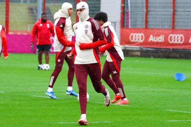 Aleksandar Pavlovic FC Bayern Muenchen, 45 at training in the rain, Final training, FC Bayern Muenchen, Football, UEFA Champions League, Matchday 1, Season 24 25, 16 09 2024, Final training, FC Bayern Muenchen, Football, UEFA Champions League, Matchday 1, Season 24 25, 16 09 2024 Muenchen Copyright: xEibner-Pressefoto JennixMaulx EP_JML