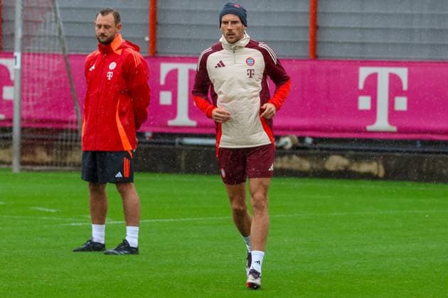 Leon Goretzka FC Bayern Muenchen, 08 at training in the rain, Final training, FC Bayern Muenchen, Football, UEFA Champions League, Matchday 1, Season 24 25, 16 09 2024, Final training, FC Bayern Muenchen, Football, UEFA Champions League, Matchday 1, Season 24 25, 16 09 2024 Muenchen Copyright: xEibner-Pressefoto JennixMaulx EP_JML