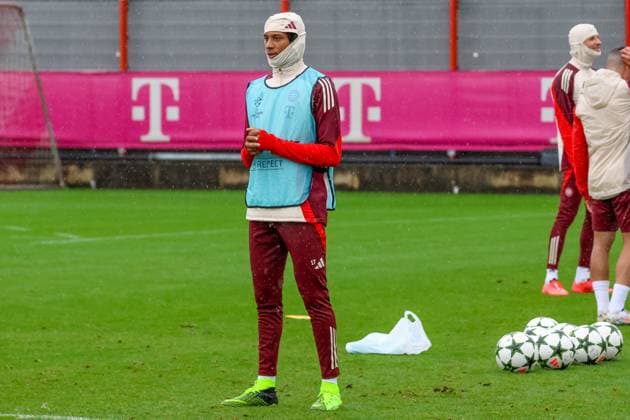 Michael Olise FC Bayern Muenchen 17 training in the rain, Final training, FC Bayern Muenchen, Football, UEFA Champions League, Matchday 1, Season 24 25, 16 09 2024, Final training, FC Bayern Muenchen, Football, UEFA Champions League, Matchday 1, Season 24 25, 16 09 2024 Muenchen Copyright: xEibner-Pressefoto JennixMaulx EP_JML