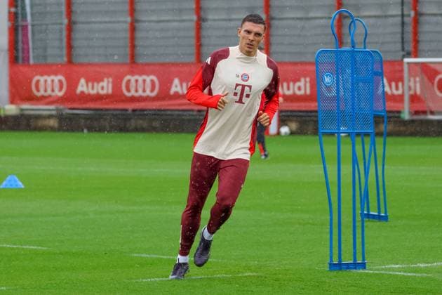 Joao Palhinha FC Bayern Muenchen, 16 at training in the rain, Final training, FC Bayern Muenchen, Football, UEFA Champions League, Matchday 1, Season 24 25, 16 09 2024, Final training, FC Bayern Muenchen, Football, UEFA Champions League, Matchday 1, Season 24 25, 16 09 2024 Muenchen Copyright: xEibner-Pressefoto JennixMaulx EP_JML