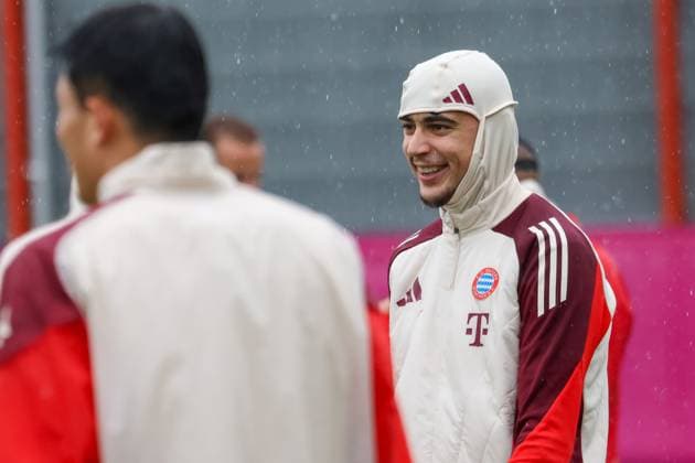 Jamal Musiala FC Bayern Muenchen, 42 laughing during training in the rain, laughs, Final training, FC Bayern Muenchen, Football, UEFA Champions League, Matchday 1, Season 24 25, 16 09 2024, Final training, FC Bayern Muenchen, Football, UEFA Champions League, Matchday 1, Season 24 25, 16 09 2024 Muenchen Copyright: xEibner-Pressefoto JennixMaulx EP_JML