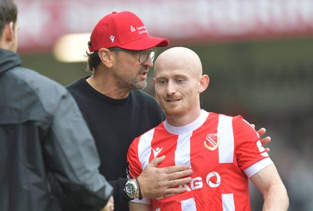 15 09 2024, GER, Soccer, 3 Liga, Season 2024 2025, 05 Matchday, Sportclub Arena, Verl SC Verl FC Energie Cottbus 0 3 Claus Dieter Wollitz Coach Energie Cottbus, left with Maximilian Krauß Energie Cottbus , action single picture, cross, facial expression, gesture, Coach, Coach