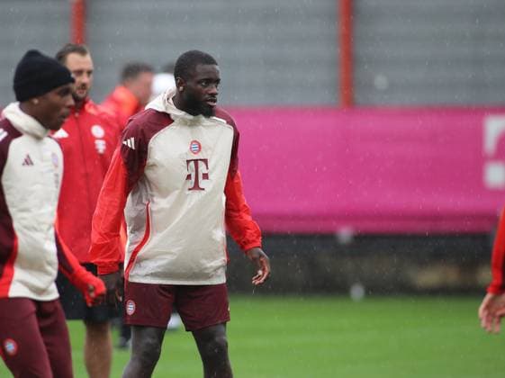 Munich, Germany 16 September 2024 Football, Men, 2024 2025 season, FC Bayern Munich, Säbener Strasse, training ground, final training session, Champions League Dayot Upamecano FC Bayern Munich head, upper body during warm-up