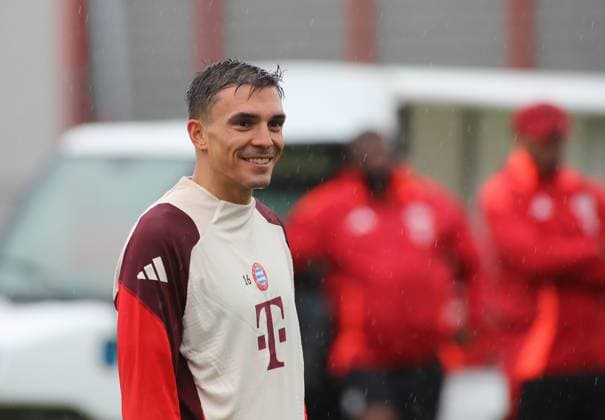 Munich, Germany September 16, 2024 Football, Men, Season 2024 2025, FC Bayern Munich, Säbener Strasse, Training ground, Final training, Champions League Joao Palhinha FC Bayern Munich head, upper body, smile, grin