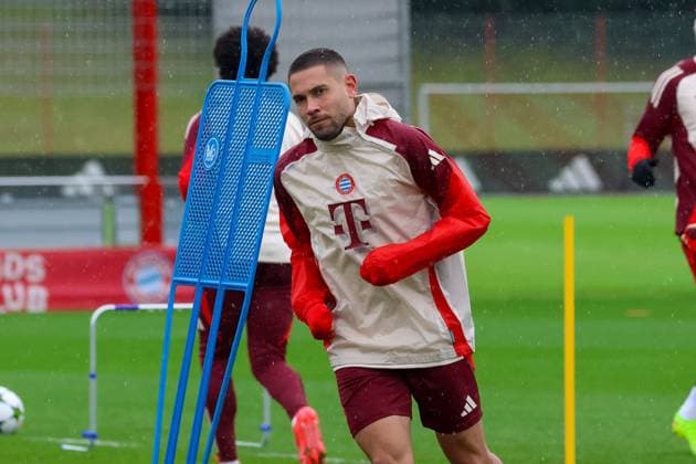 Raphael Guerreiro FC Bayern Muenchen, 22 at training in the rain, Final training, FC Bayern Muenchen, Football, UEFA Champions League, Matchday 1, Season 24 25, 16 09 2024, Final training, FC Bayern Muenchen, Football, UEFA Champions League, Matchday 1, Season 24 25, 16 09 2024 Muenchen Copyright: xEibner-Pressefoto JennixMaulx EP_JML