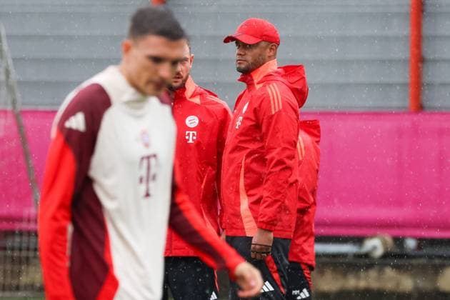 Vincent Kompany FC Bayern Muenchen, Head coach training in the rain, Final training, FC Bayern Muenchen, Football, UEFA Champions League, Matchday 1, Season 24 25, 16 09 2024, Final training, FC Bayern Muenchen, Football, UEFA Champions League, Matchday 1, Season 24 25, 16 09 2024 Muenchen Copyright: xEibner-Pressefoto JennixMaulx EP_JML