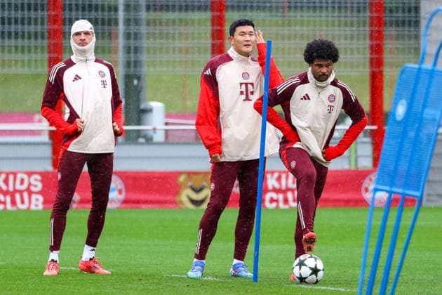 Serge Gnabry FC Bayern Muenchen, 07 with Thomas Mueller FC Bayern Muenchen, 25 and Minjae Kim FC Bayern Muenchen, 03 during training in the rain, Final training, FC Bayern Muenchen, Football, UEFA Champions League, Matchday 1, Season 24 25, 16 09 2024, Final training, FC Bayern Muenchen, Football, UEFA Champions League, Matchday 1, Season 24 25, 16 09 2024 Muenchen Copyright: xEibner-Pressefoto JennixMaulx EP_JML