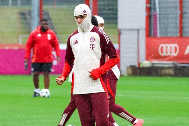 Jamal Musiala FC Bayern Muenchen, 42 at training in the rain, Final training, FC Bayern Muenchen, Football, UEFA Champions League, Matchday 1, Season 24 25, 16 09 2024, Final training, FC Bayern Muenchen, Football, UEFA Champions League, Matchday 1, Season 24 25, 16 09 2024 Muenchen Copyright: xEibner-Pressefoto JennixMaulx EP_JML