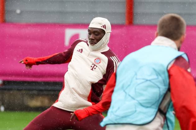 Alphonso Davies FC Bayern Muenchen, 19 at training in the rain, Final training, FC Bayern Muenchen, Football, UEFA Champions League, Matchday 1, Season 24 25, 16 09 2024, Final training, FC Bayern Muenchen, Football, UEFA Champions League, Matchday 1, Season 24 25, 16 09 2024 Muenchen Copyright: xEibner-Pressefoto JennixMaulx EP_JML