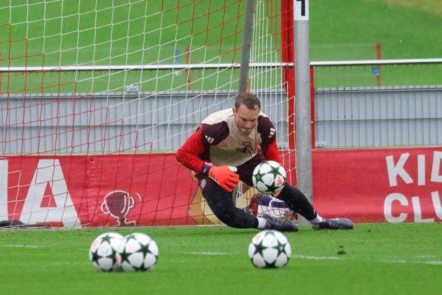 Manuel Neuer FC Bayern Muenchen, 01 at training in the rain, Final training, FC Bayern Muenchen, Football, UEFA Champions League, Matchday 1, Season 24 25, 16 09 2024, Final training, FC Bayern Muenchen, Football, UEFA Champions League, Matchday 1, Season 24 25, 16 09 2024 Muenchen Copyright: xEibner-Pressefoto JennixMaulx EP_JML