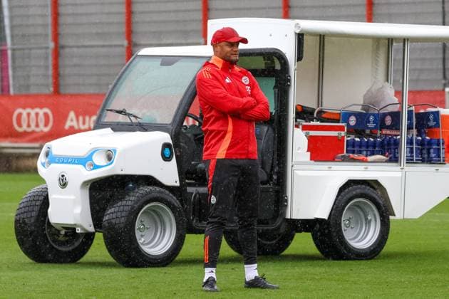 Vincent Kompany FC Bayern Muenchen, Head coach training in the rain, Final training, FC Bayern Muenchen, Football, UEFA Champions League, Matchday 1, Season 24 25, 16 09 2024, Final training, FC Bayern Muenchen, Football, UEFA Champions League, Matchday 1, Season 24 25, 16 09 2024 Muenchen Copyright: xEibner-Pressefoto JennixMaulx EP_JML