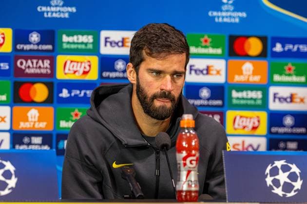 Football - UEFA Champions League - League Phase - AC Milan v Liverpool FC - MD-1 MILAN, ITALY - Monday, September 16, 2024: Liverpool s goalkeeper Alisson Becker during a press conference, PK, Pressekonferenz at the Stadio San Siro ahead of the UEFA Champions League matchday 1 game between AC Milan and Liverpool FC. (Photo by David Rawcliffe Propaganda) MILAN Stadio San Siro LOMBARDY ITALY  Copyright: xDavidxRawcliffex P2024-09-16-AC_Milan_Liverpool_MD-1-69