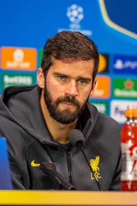 Football - UEFA Champions League - League Phase - AC Milan v Liverpool FC - MD-1 MILAN, ITALY - Monday, September 16, 2024: Liverpool s goalkeeper Alisson Becker during a press conference, PK, Pressekonferenz at the Stadio San Siro ahead of the UEFA Champions League matchday 1 game between AC Milan and Liverpool FC. (Photo by David Rawcliffe Propaganda) MILAN Stadio San Siro LOMBARDY ITALY  Copyright: xDavidxRawcliffex P2024-09-16-AC_Milan_Liverpool_MD-1-78