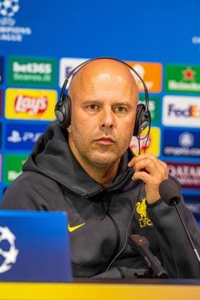 Football - UEFA Champions League - League Phase - AC Milan v Liverpool FC - MD-1 MILAN, ITALY - Monday, September 16, 2024: Liverpool s head coach Arne Slot during a press conference, PK, Pressekonferenz at the Stadio San Siro ahead of the UEFA Champions League matchday 1 game between AC Milan and Liverpool FC. (Photo by David Rawcliffe Propaganda) MILAN Stadio San Siro LOMBARDY ITALY  Copyright: xDavidxRawcliffex P2024-09-16-AC_Milan_Liverpool_MD-1-81