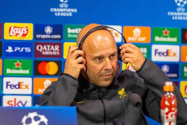 Football - UEFA Champions League - League Phase - AC Milan v Liverpool FC - MD-1 MILAN, ITALY - Monday, September 16, 2024: Liverpool s head coach Arne Slot during a press conference, PK, Pressekonferenz at the Stadio San Siro ahead of the UEFA Champions League matchday 1 game between AC Milan and Liverpool FC. (Photo by David Rawcliffe Propaganda) MILAN Stadio San Siro LOMBARDY ITALY  Copyright: xDavidxRawcliffex P2024-09-16-AC_Milan_Liverpool_MD-1-100