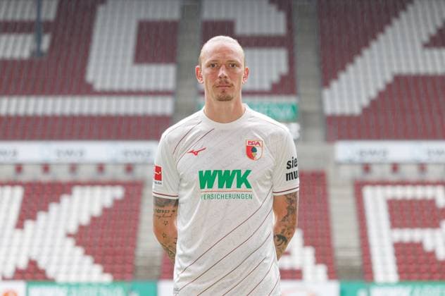 Marius Wolf FC Augsburg 1 BL, portrait date 2024 2025