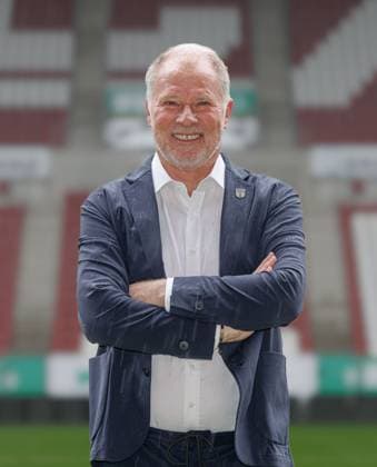 Stefan Reuter FC Augsburg 1 BL, portrait date 2024 2025
