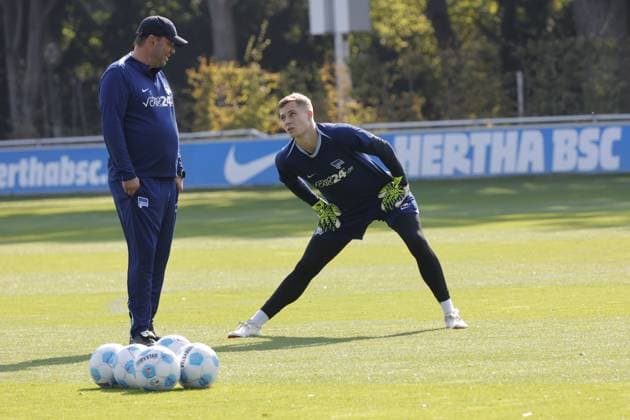 Andreas Menger, goalkeeper coach, Tjark Ernst, goalkeeper, Germany, Berlin, Sportpark, football, men, season 2024 2025, 2 Bundesliga, Hertha BSC, training