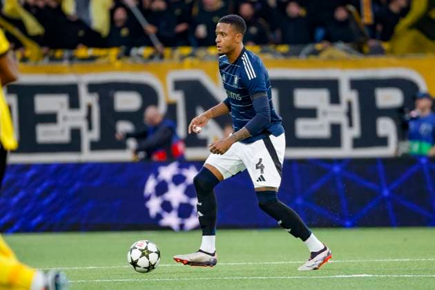Ezri Konsa Aston Villa, 04 on the ball , Football, UEFA Champions League, Matchday 1, 2024 2025, Young Boys Bern vs Aston Villa, 17 09 2024, Stadion Wankdorf, Bern, Switzerland Bern Stadion Wankdorf Bern Switzerland Copyright: xGrantxHubbsx