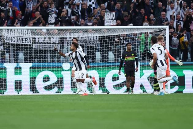 Juventus Fc - PSV Weston Mckennie of Juventus Fc looks on during the Uefa Champions League 2024-25 match beetween Juventus Fc and PSV at Allianz Stadium on September 17, 2024 in Turin, Italy . Torino Allianz Stadium Italy Copyright: xMarcoxCanonierox