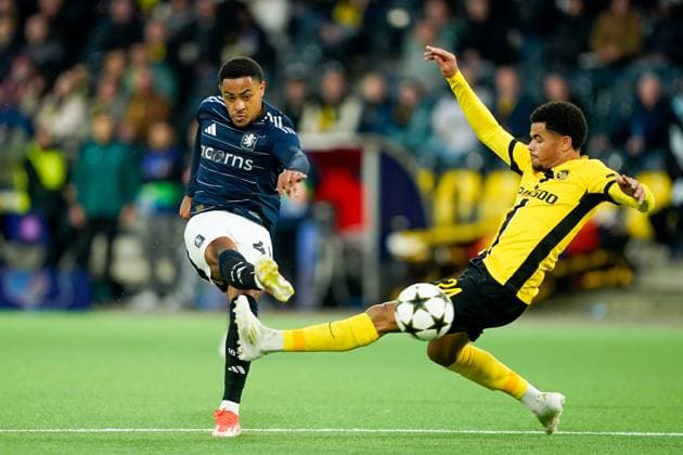 Bern, Switzerland, September 17th 2024: Jacob Ramsey (41 Aston Villa) and Amadou Onana (Young Boys) battle for the ball (duel) during the UEFA Champions League football match between Young Boys and Aston Villa at Wankdorf Stadion in Bern, Switzerland. (Daniela Porcelli SPP) Copyright: xDanielaxPorcellix xSPPx spp-en-DaPoSp-20240917-_DP17316