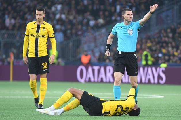 17 09 2024, Bern, Stadion Wankdorf, UEFA Champions League Young Boys Aston Villa, referee Georgi Kabakov whistles for a foul Bern Stadion Wankdorf Bern Switzerland Copyright: xJustPictures.ch ManuelxWinterbergerx jp-de-MaWi-MWI_1601